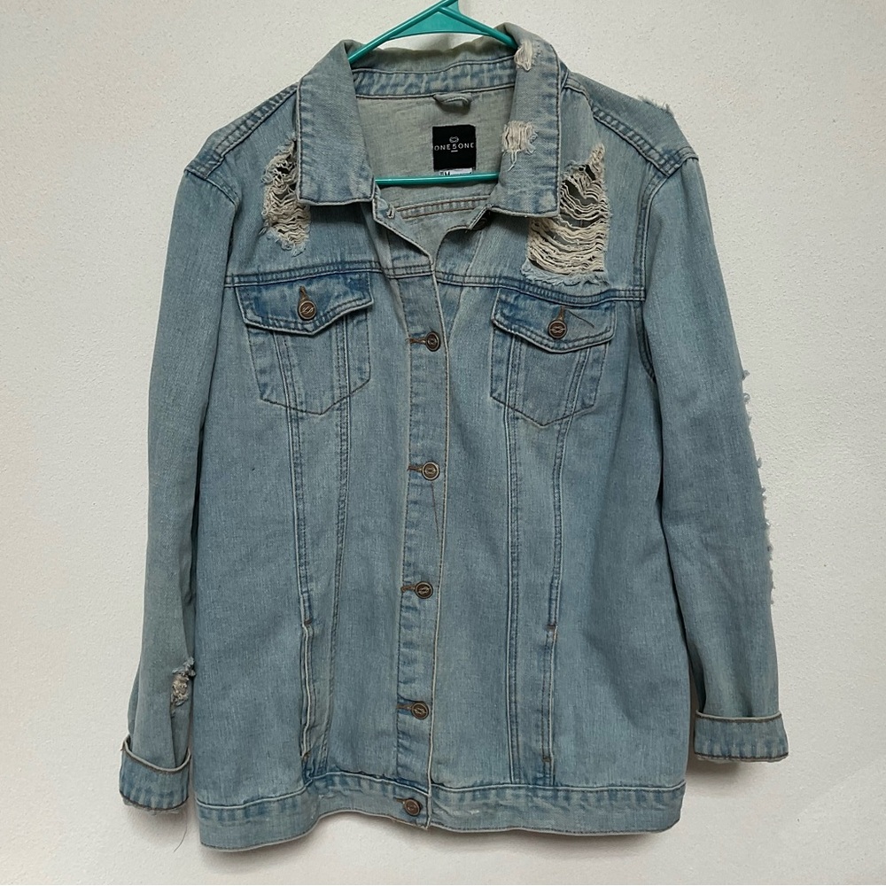 One 5 One Light Wash Heavily Distressed Button Front Denim Jacket Size Medium